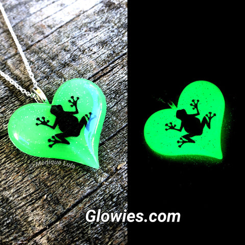 Frog glow in the dark Lula Heart Necklace
