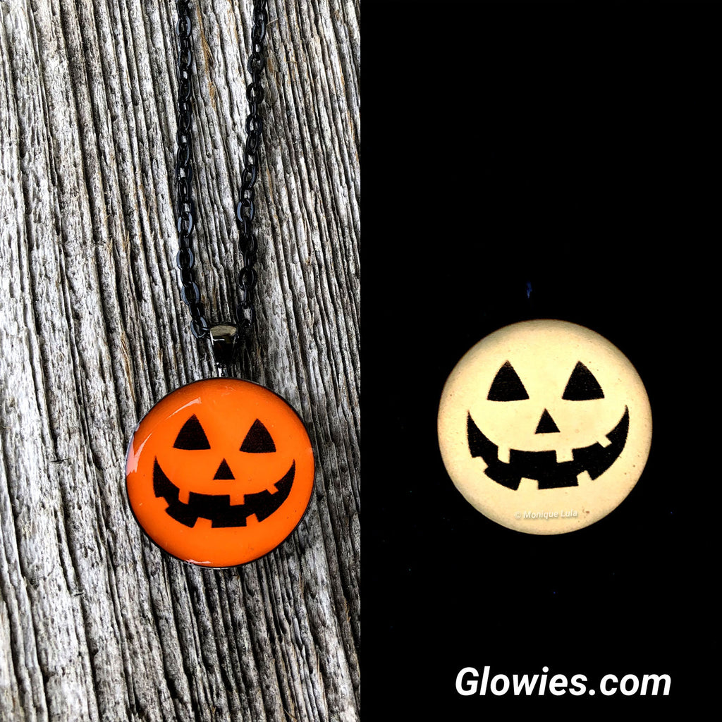 Jack O'Lantern Pumpkin Glow Necklace