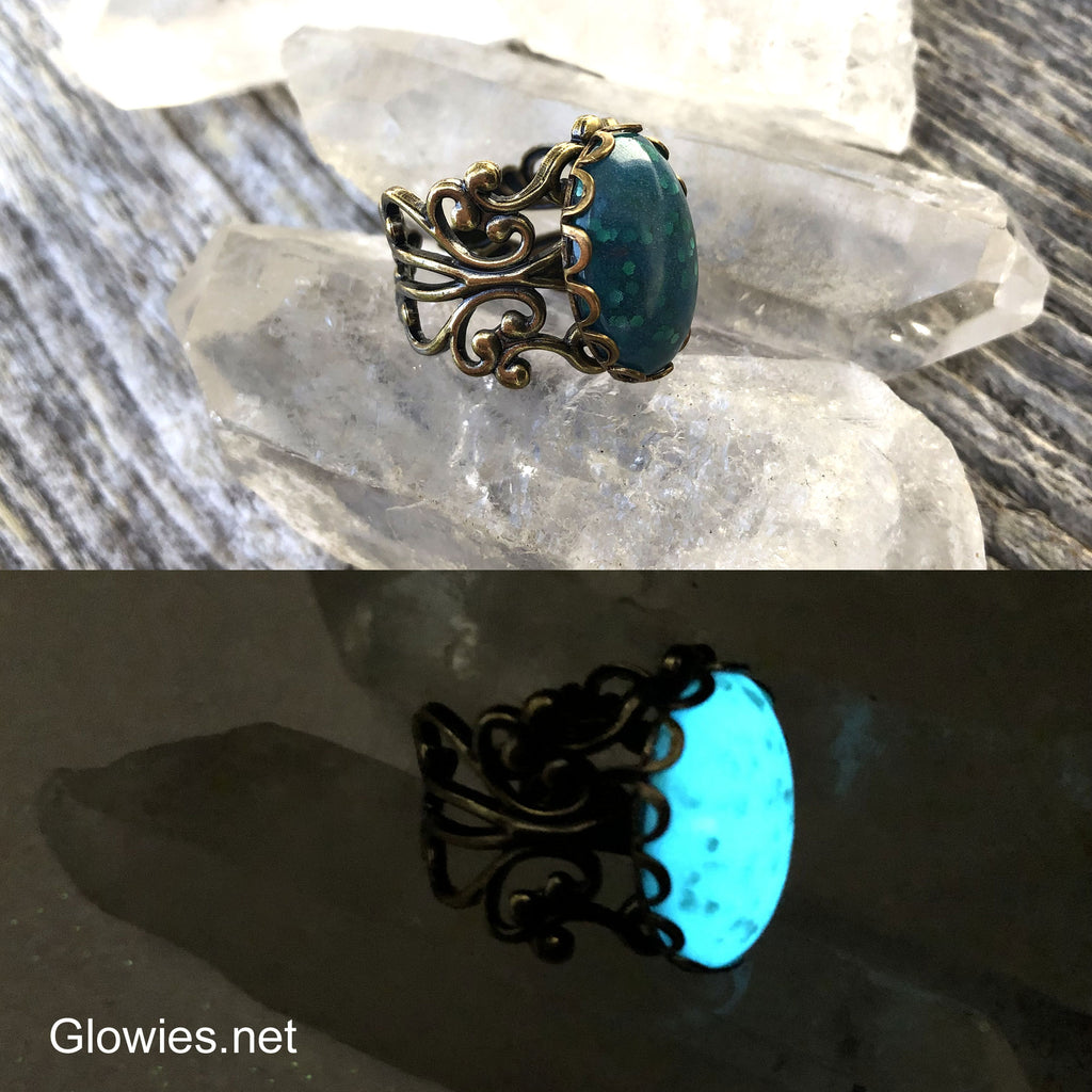 '90s Celestial Vintage Style Glow Stone Ring