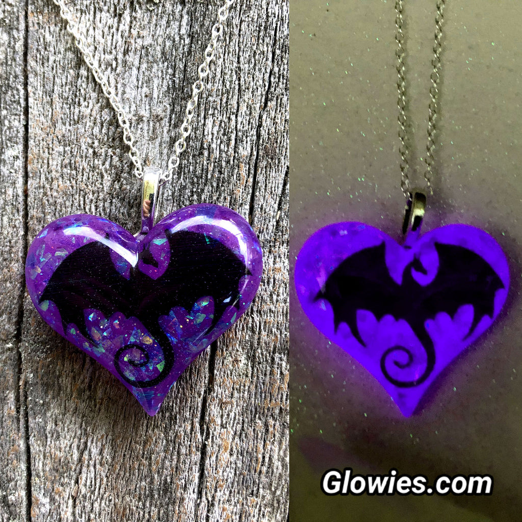 Glowies Glow Jewelry Art & Decor - Silver Dragon inside Lula Heart glow in  the dark necklace