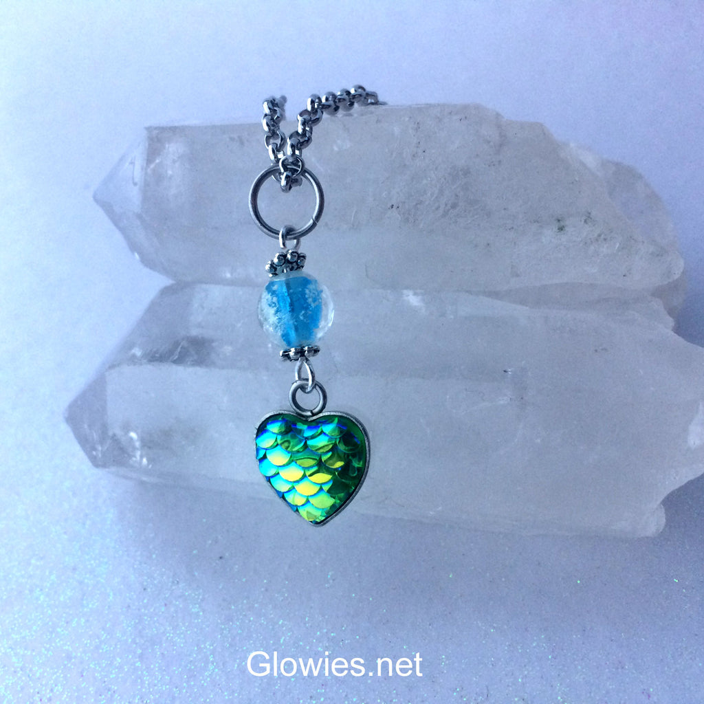 Scale Heart Glow Necklace
