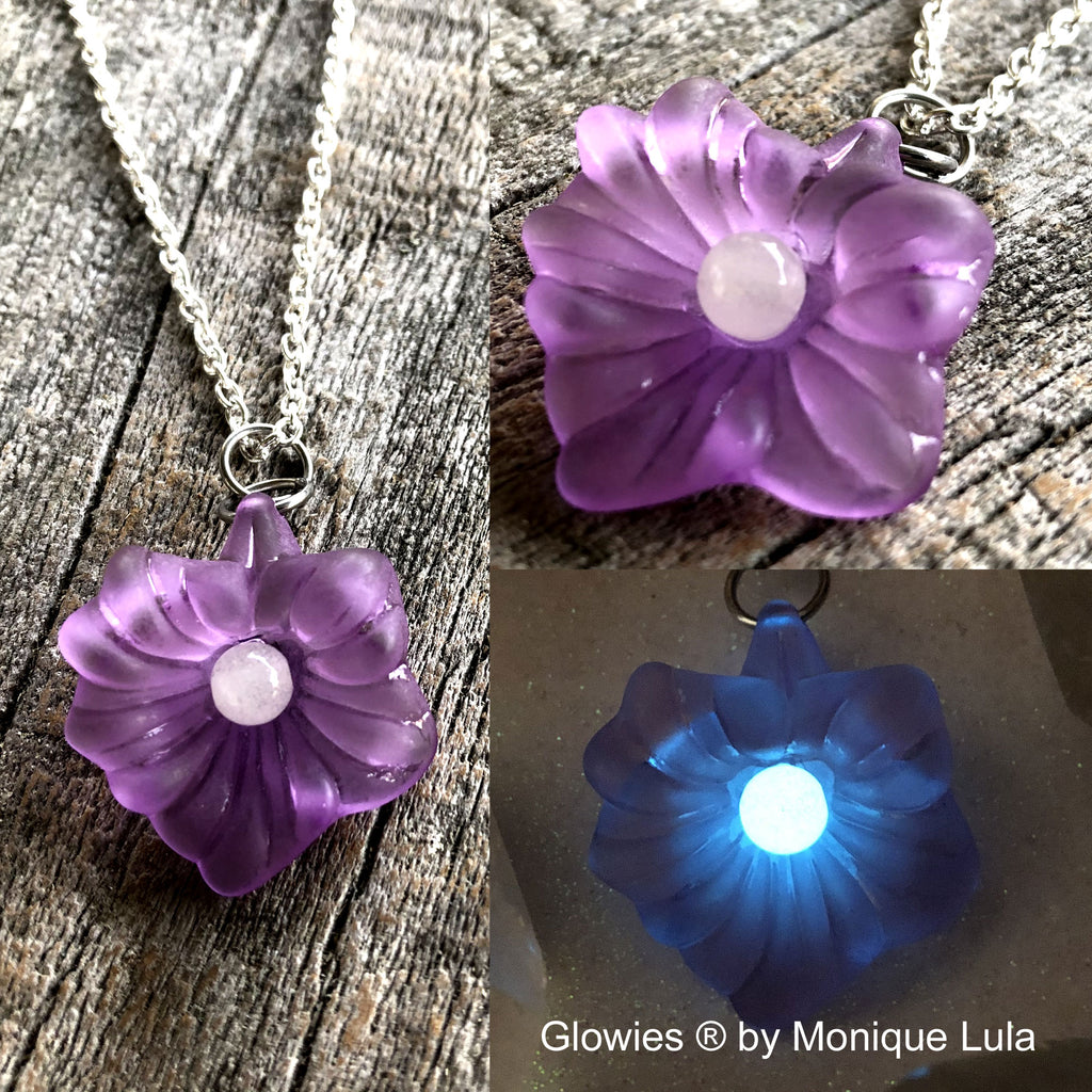 Flower with Glow Glass Necklace