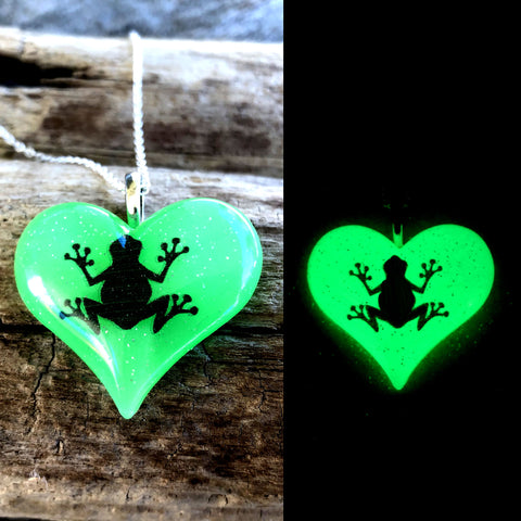 Frog glow in the dark Lula Heart Necklace