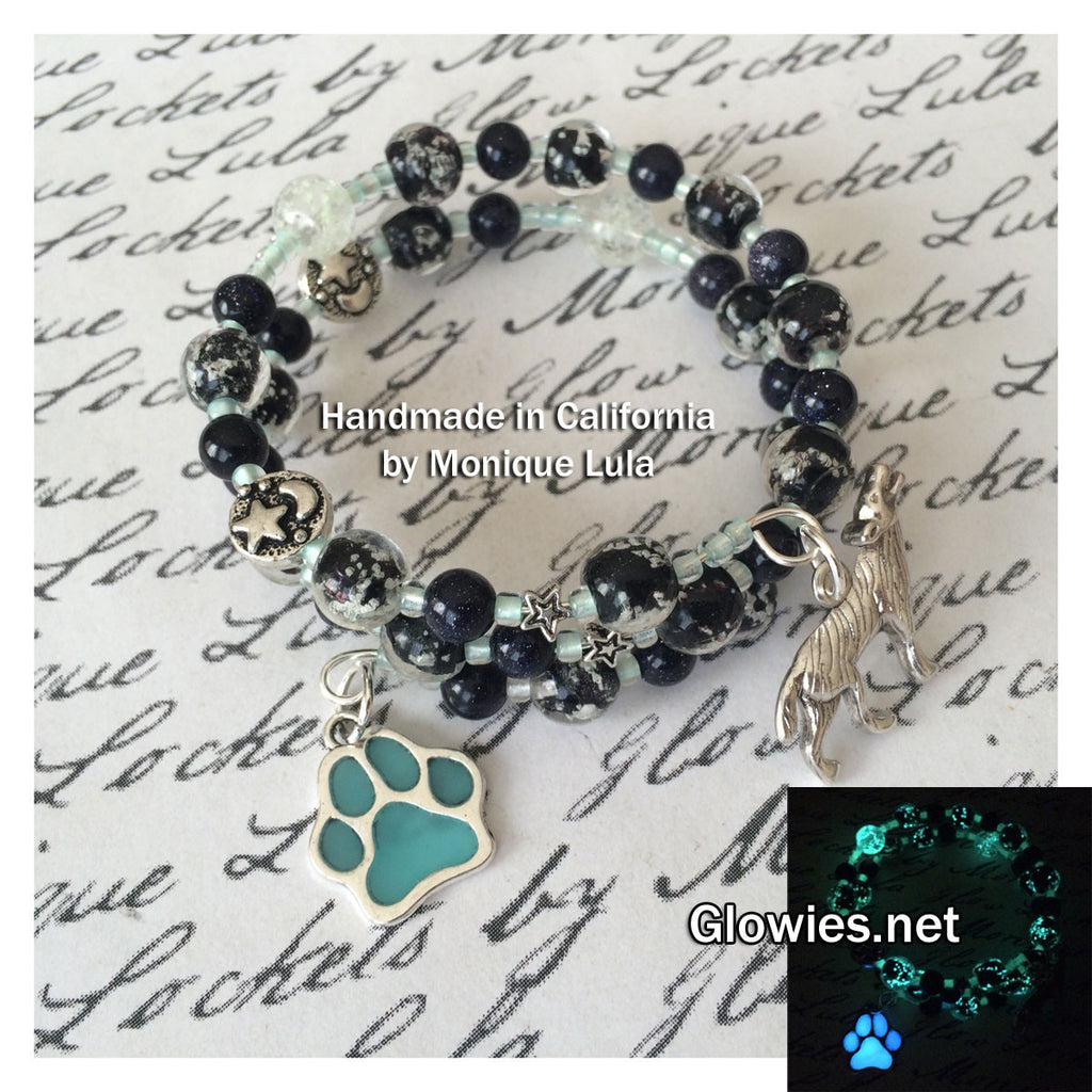 Howling Wolf Glowing Galaxy Beaded Bracelet with Paw Charm
