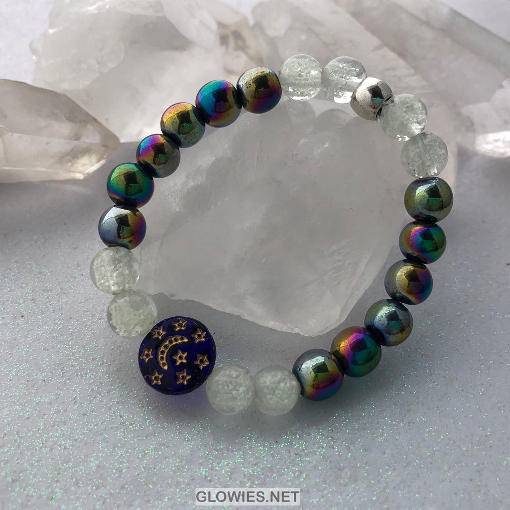 Glowies Glow Jewelry Art & Decor - Aurora Borealis Glow in the Dark Beaded  Stretch Bracelet