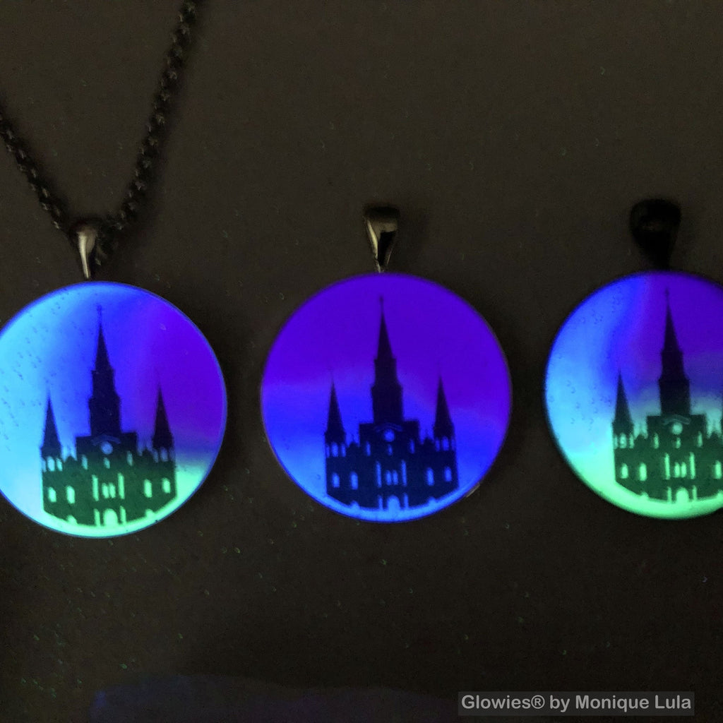 Glowies Glow Jewelry Art & Decor - Saint Louis Cathedral Glow in the dark  Purse Charm Key Chain