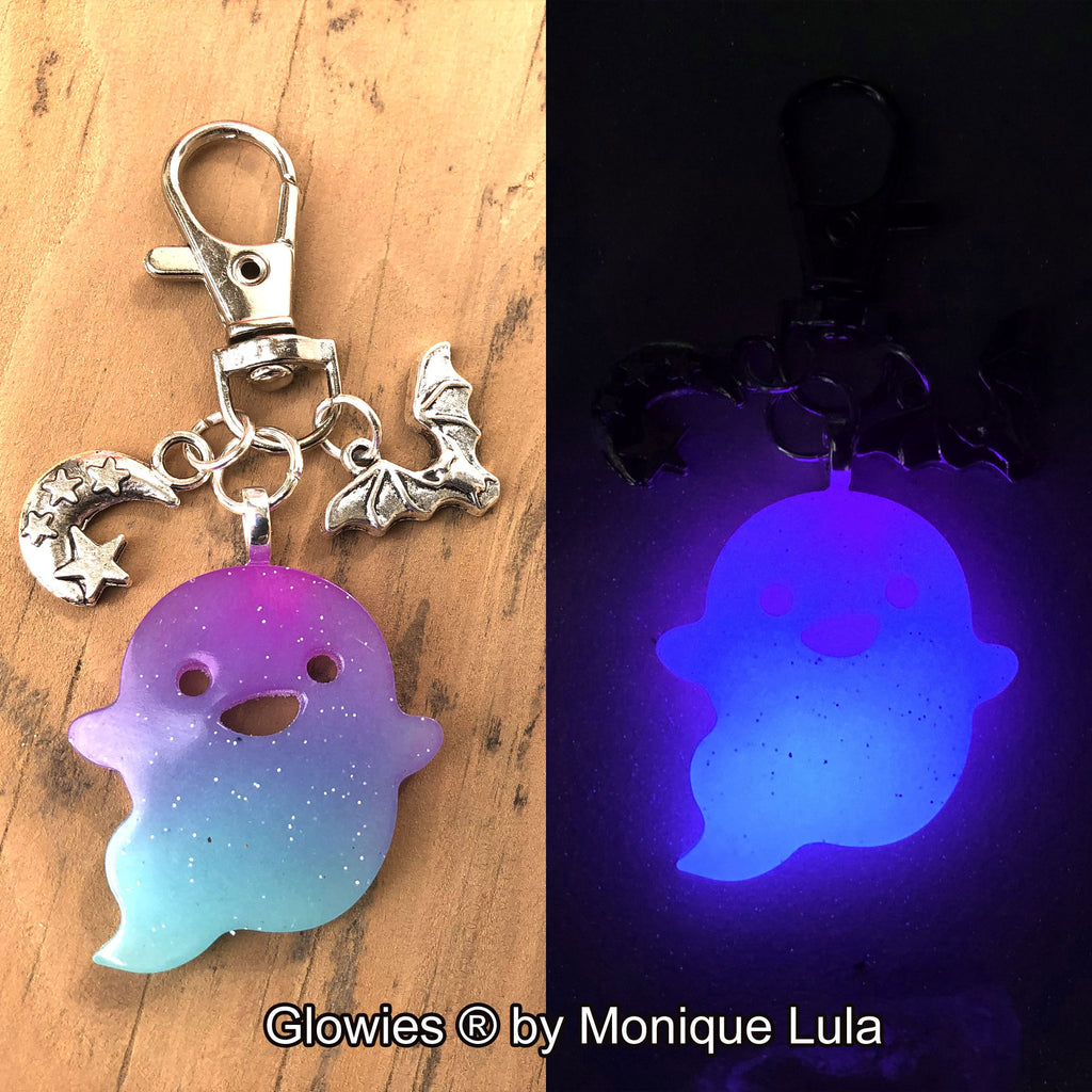 1pc/2pcs, Mini Cute Ghost Necklace, Halloween Glow-in-the-Dark Necklace, The Adopt A Pet Ghost Necklace, Little Ghost in A Vial Pendant Necklace