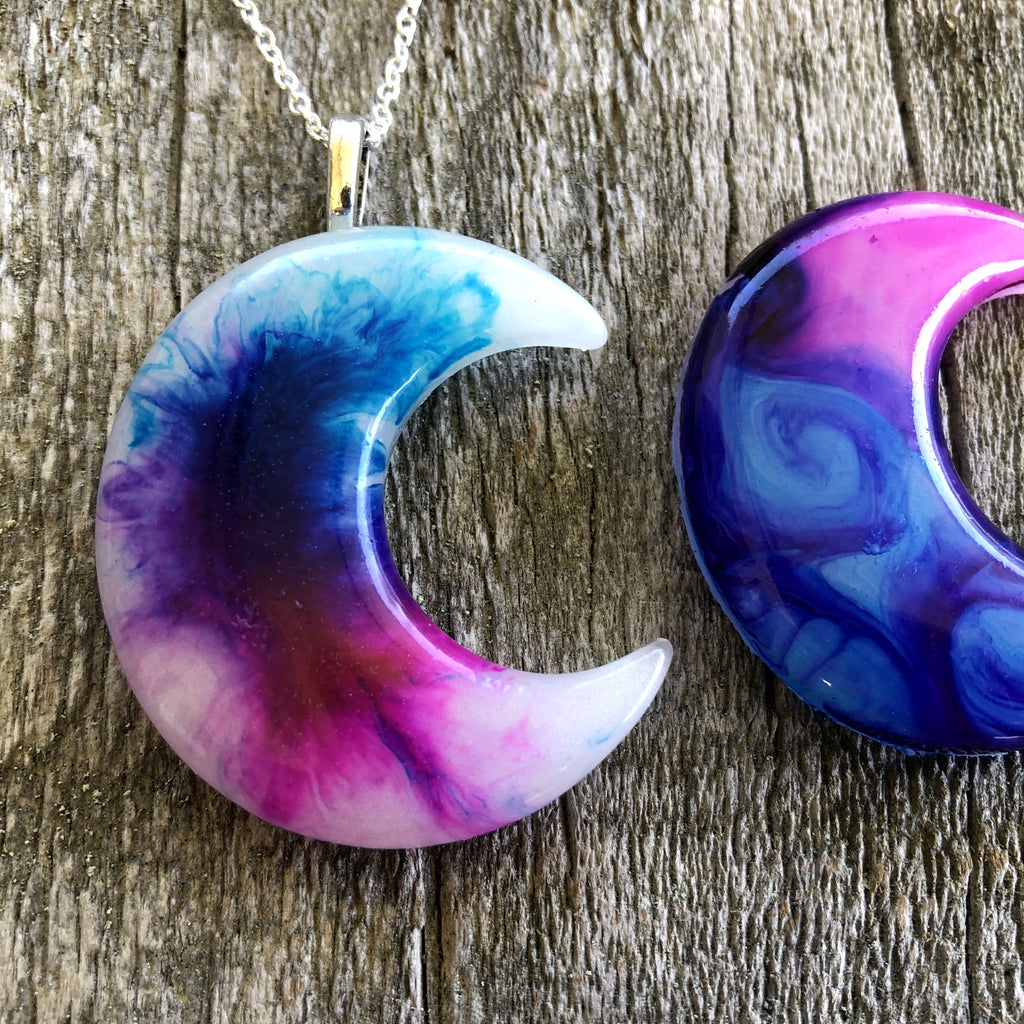 4 Colors Glow in the Dark Moon Necklace with Silver Color Crescent Moo