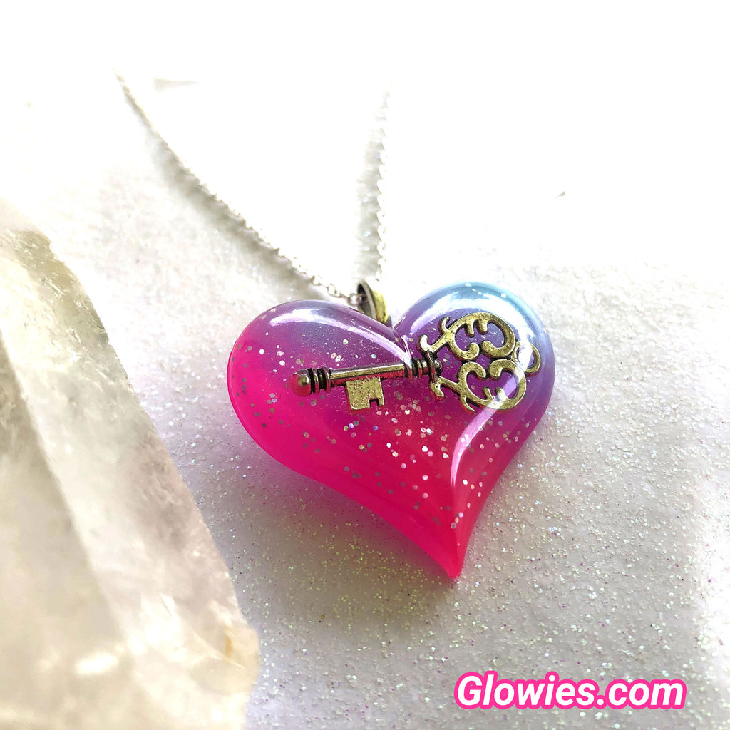 Glowies Glow Jewelry Art & Decor - Silver Dragon inside Lula Heart glow in  the dark necklace